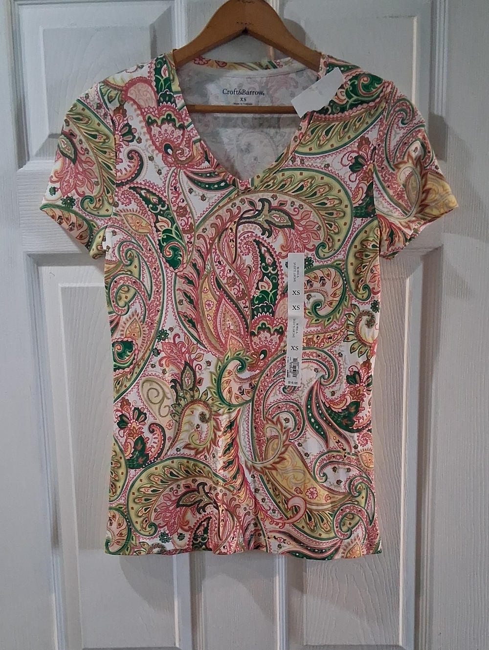 Croft & Barrow Pink Paisley V-Neck Tee